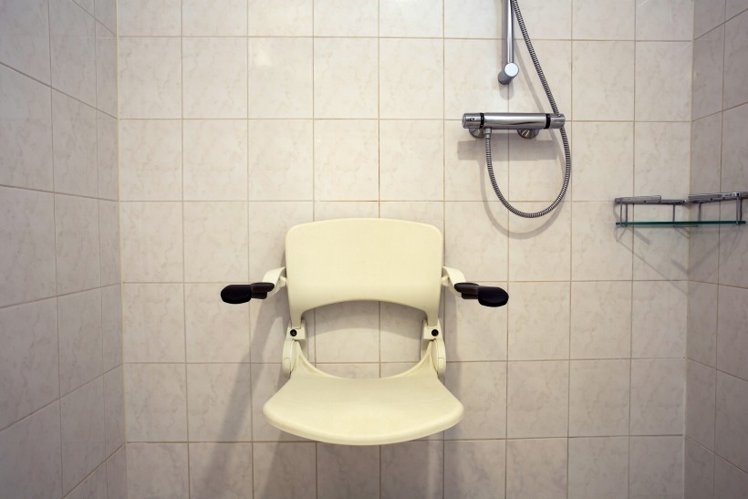Portier routine muis of rat Aangepaste badkamer senioren of bij een beperking | Welzorg