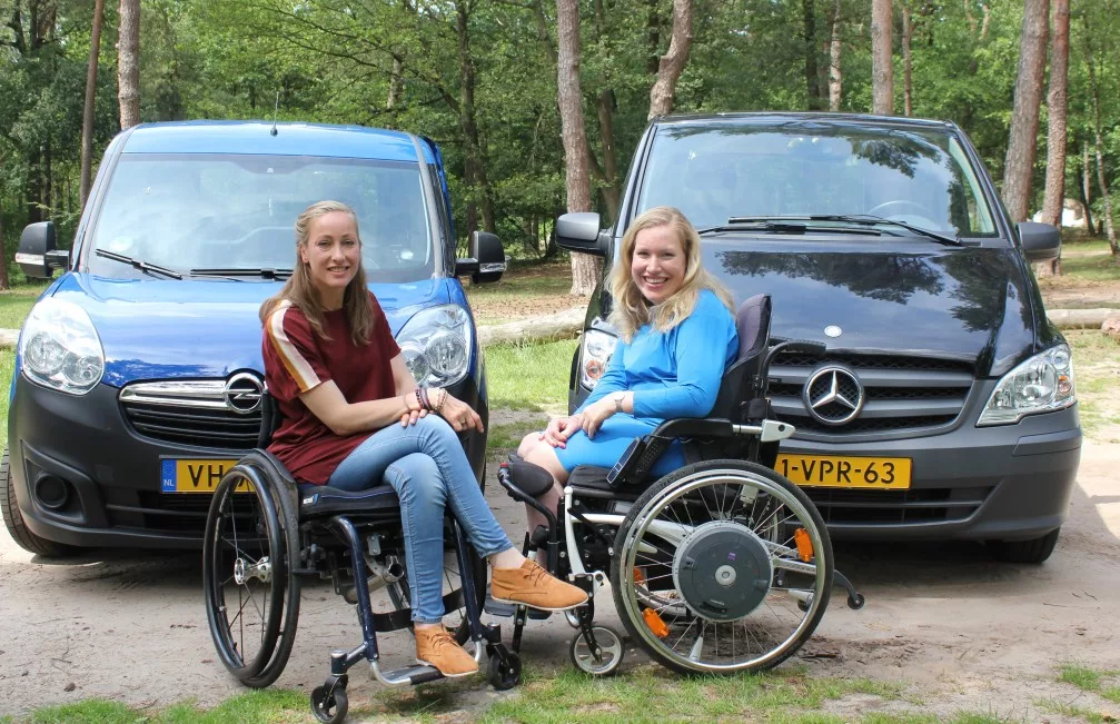 rolstoelgebruiker voor Mercedes Benz rolstoelbus
