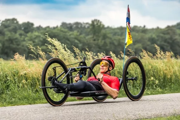 Handbiken in een ligbike