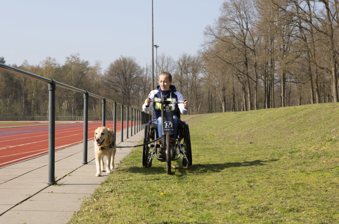 Roam Race handbike op atletiekbaan