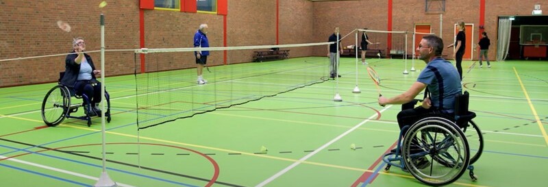 Rolstoelbadminton training